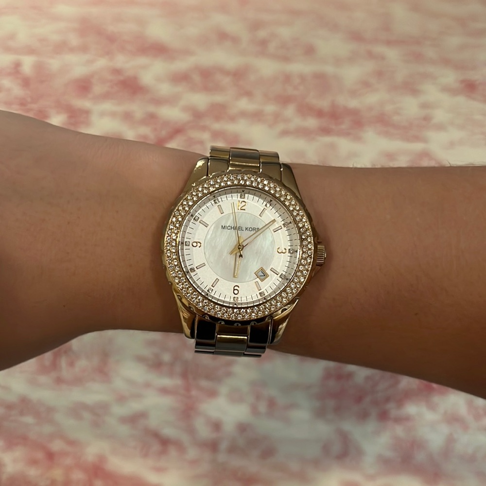 GOLD MICHAEL KORS WATCH